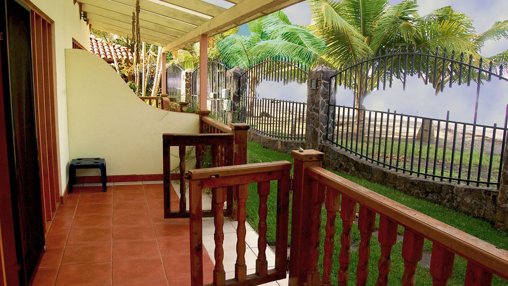 Hotel South Beach - Beachfront Jacó Екстериор снимка