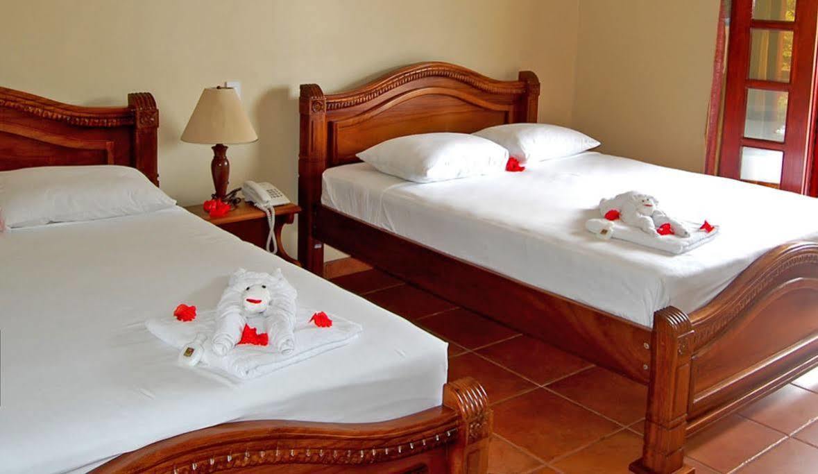 Hotel South Beach - Beachfront Jacó Екстериор снимка