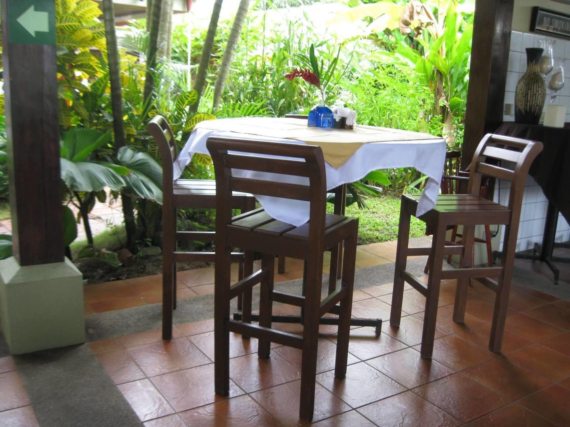 Hotel South Beach - Beachfront Jacó Екстериор снимка