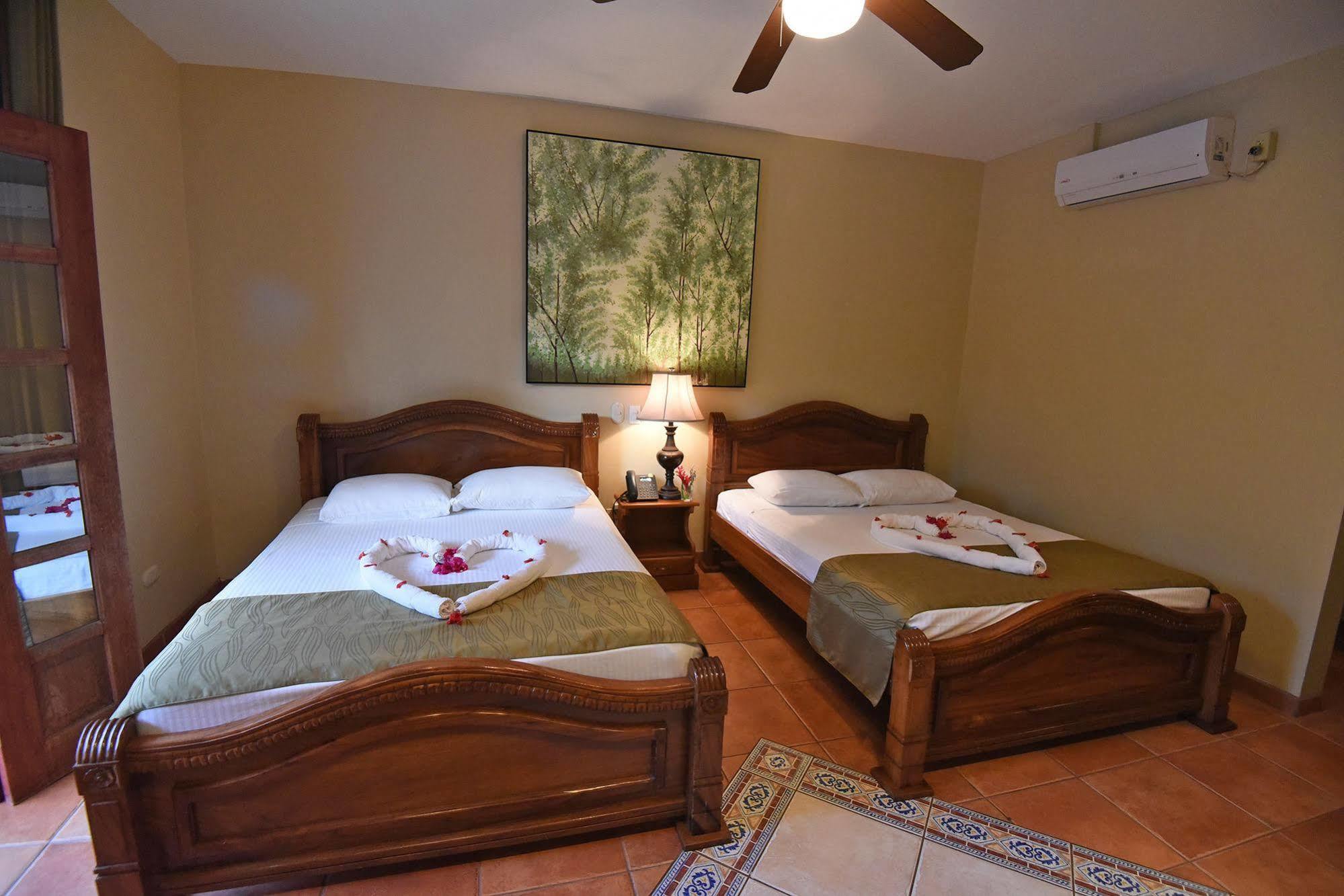 Hotel South Beach - Beachfront Jacó Екстериор снимка
