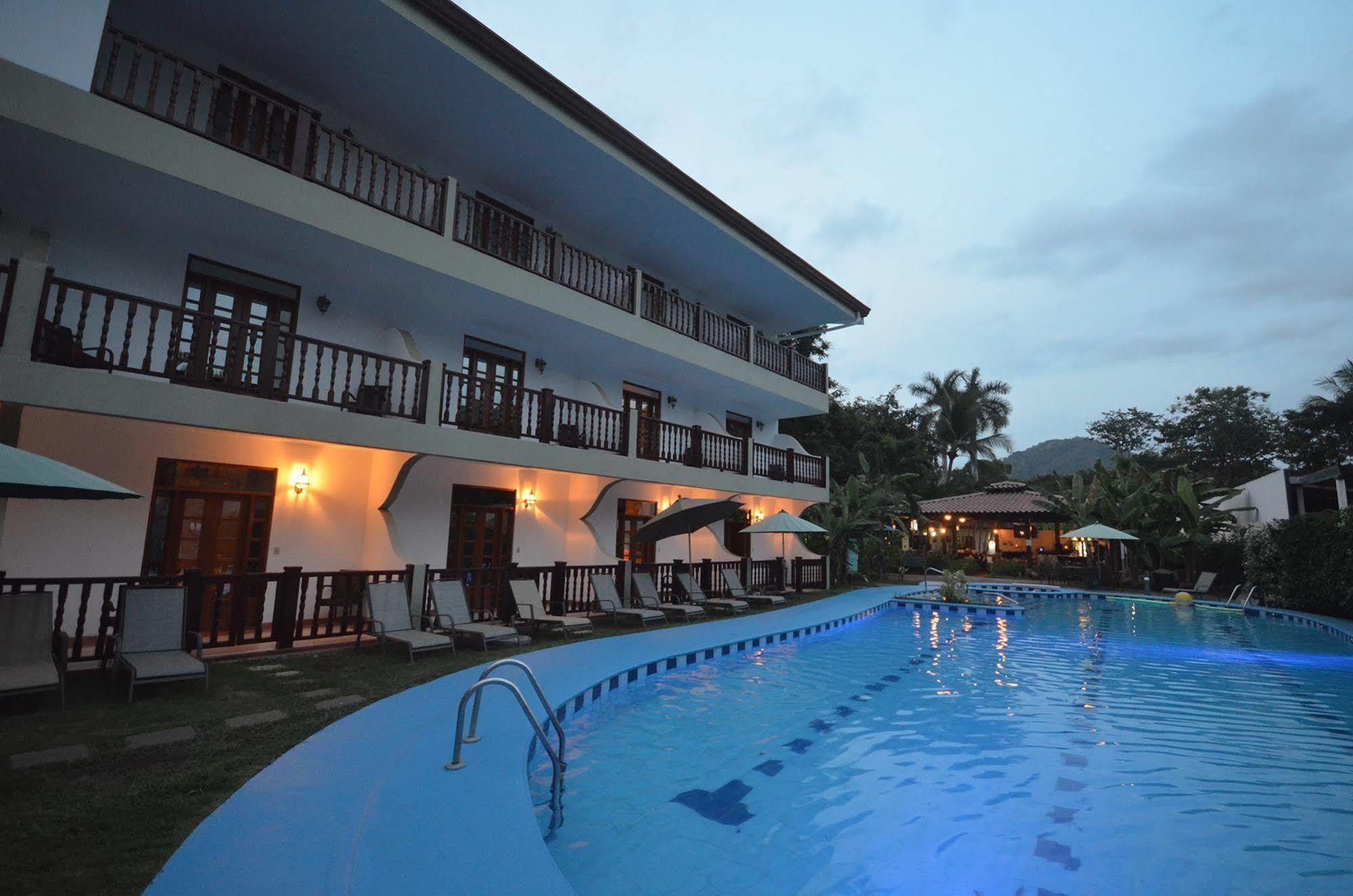 Hotel South Beach - Beachfront Jacó Екстериор снимка