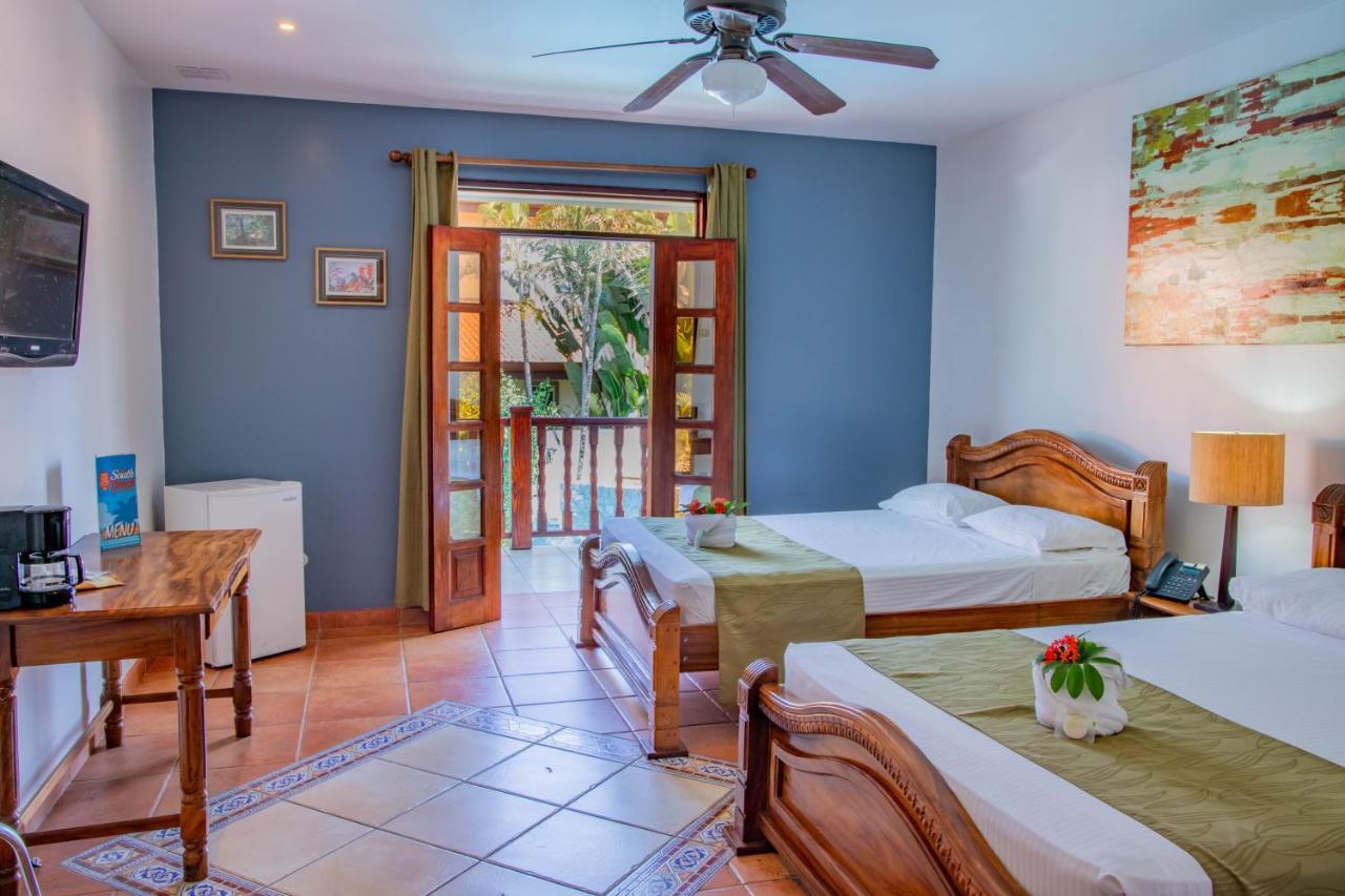 Hotel South Beach - Beachfront Jacó Екстериор снимка