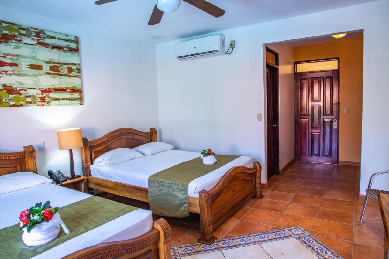 Hotel South Beach - Beachfront Jacó Екстериор снимка