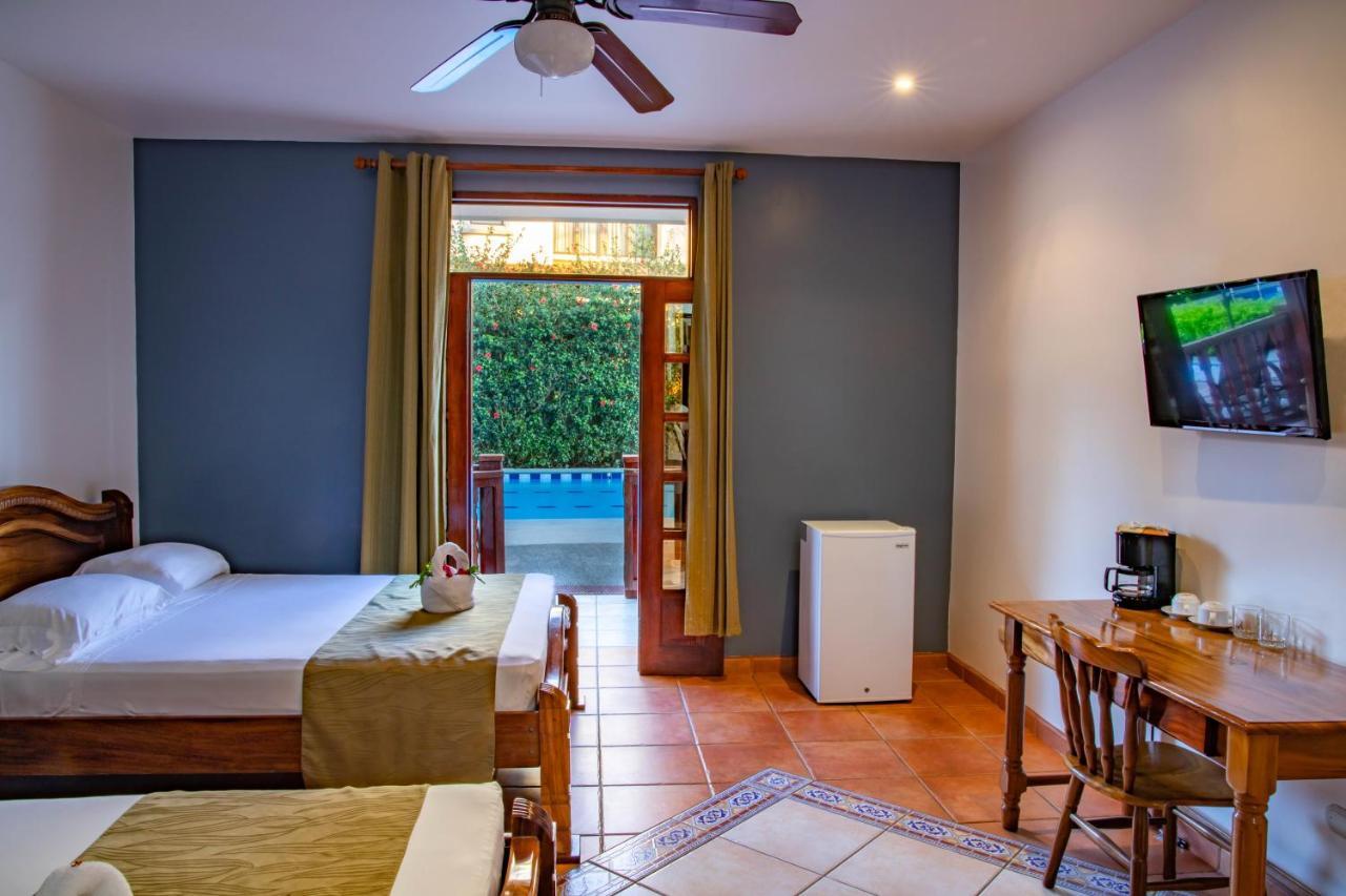 Hotel South Beach - Beachfront Jacó Екстериор снимка